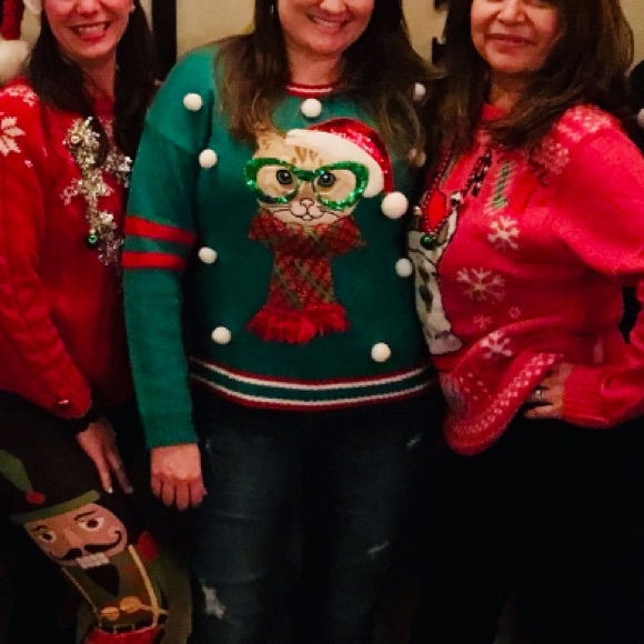 Green & Red Christmas cat sweater 🎄 size medium ❤️💚 - Picture 4 of 4